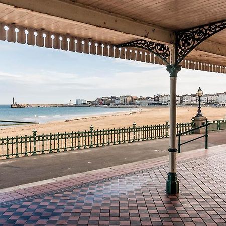 Cosy Coach House Garden Apartment By The Sea, Own Entrance Door, Garden Terrace With Exclusive Rear Door Access & Free Reserved Parking Space Only 2 Mtrs From Your Apt Door! Early Checkin From 3Pm And Late Check Out Till 11Am Available! Broadstairs Luaran gambar