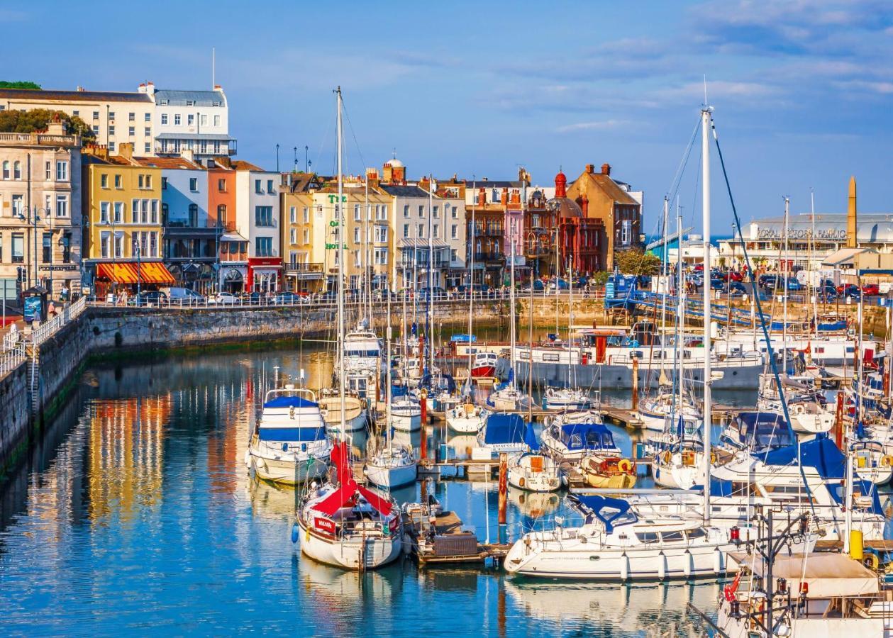 Cosy Coach House Garden Apartment By The Sea, Own Entrance Door, Garden Terrace With Exclusive Rear Door Access & Free Reserved Parking Space Only 2 Mtrs From Your Apt Door! Early Checkin From 3Pm And Late Check Out Till 11Am Available! Broadstairs Luaran gambar